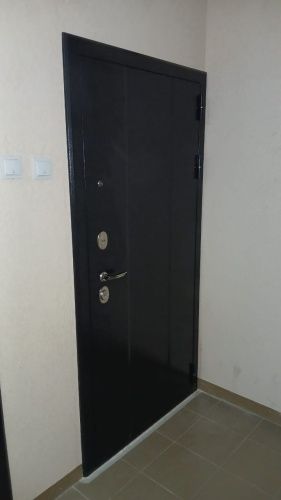 Входная дверь с большим зеркалом Эталон М-5 Черный букле-Белый снег (зеркало) фото 12